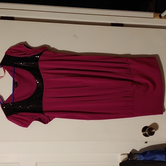 Fuchsia pink party dress with black sequins on top - Picture 1 of 5